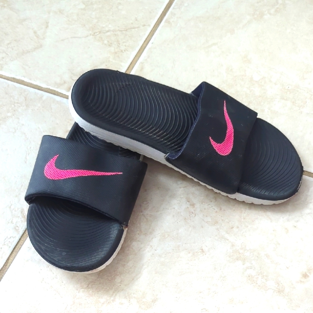 Nike Black and Pink Slide Sandals girls size 3